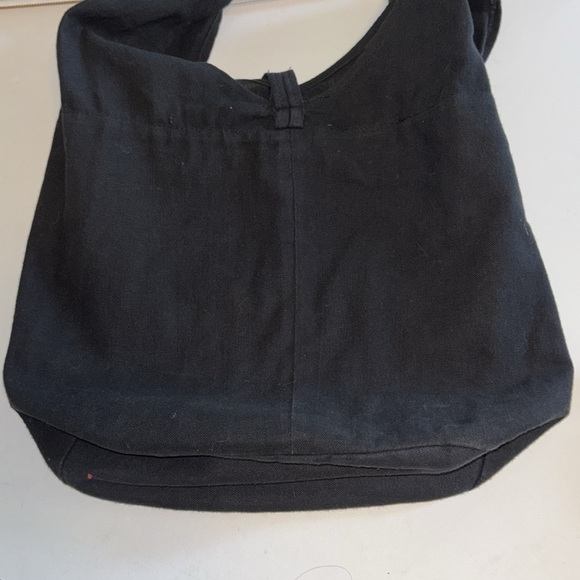 Black & Red Embroidered Women's Shoulder Bag One Zip Pocket Inside Light Weight - Picture 5 of 8